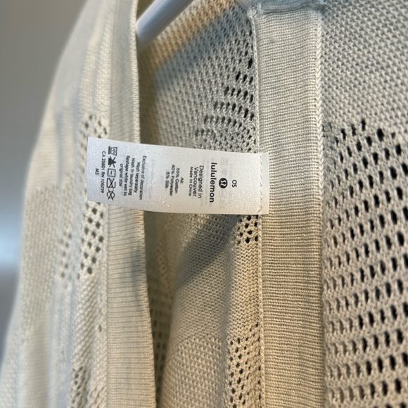 Lululemon Find Your Light Wrap shawl - OS - Picture 2 of 4